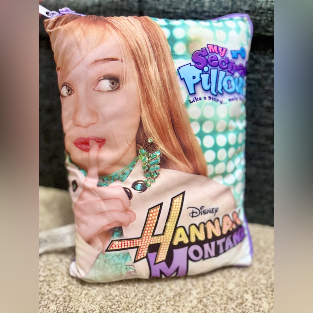 Hannah Montana “My Secret Pillow” – MP3 Player, Pillow, Journal, Keepsake Holder
